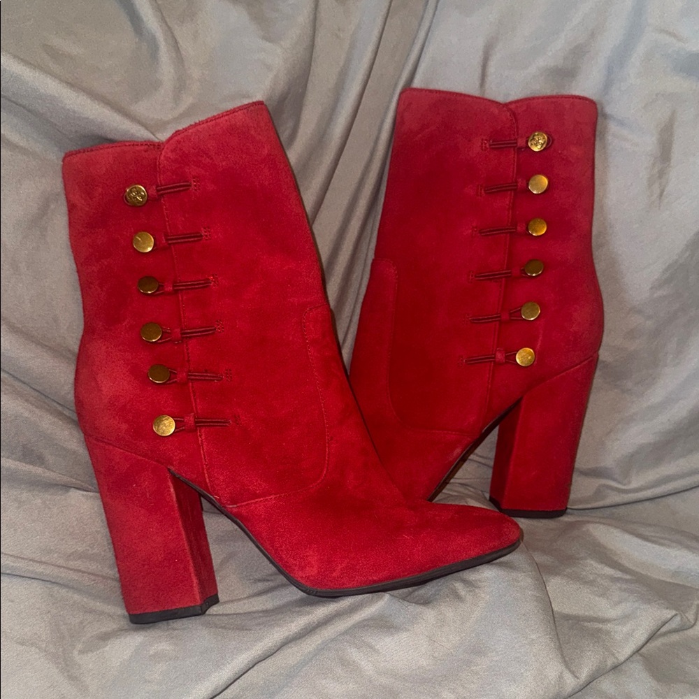 Guess size 8, like NeW Elegant Red Suede Ankle Boots with gold buttons